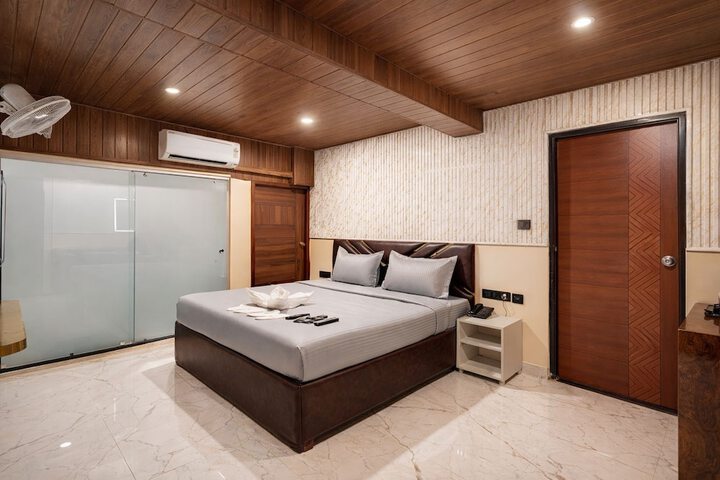 Room 17 of 35