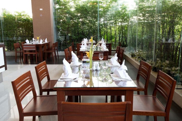 Dining 58 of 69