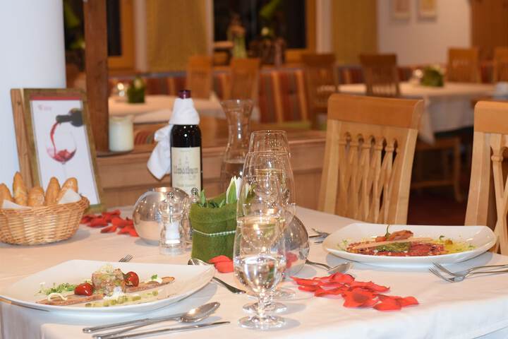 Dining 63 of 73