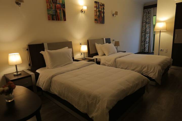 Room 35 of 139