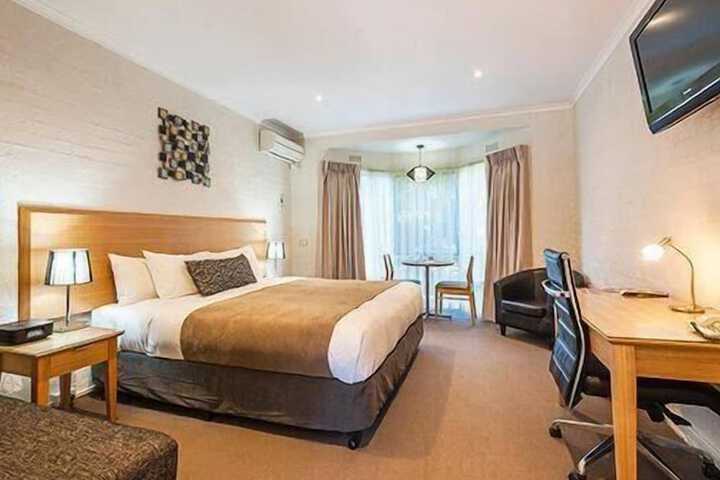 Room 15 of 26