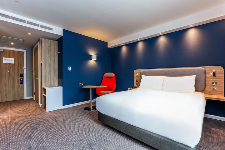 Room 12 of 48