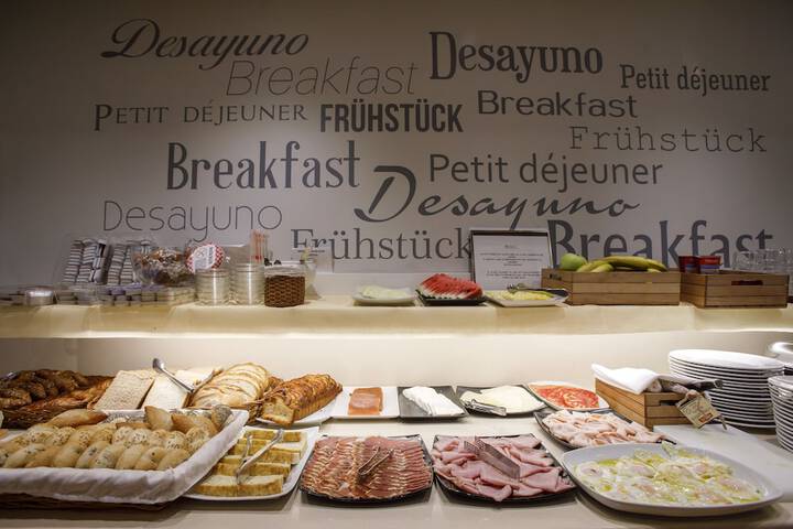 Breakfast buffet