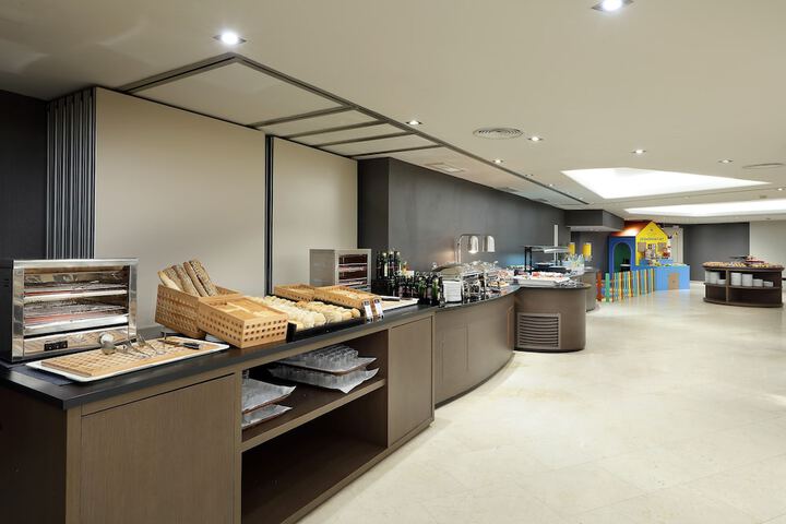 Lounge 58 of 84