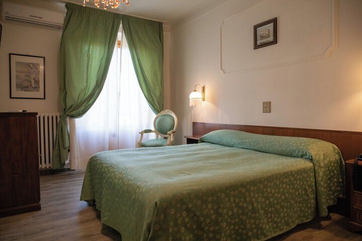 Room 7 of 36