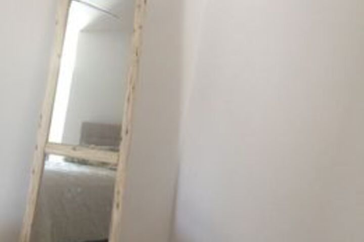 Room 9 of 14