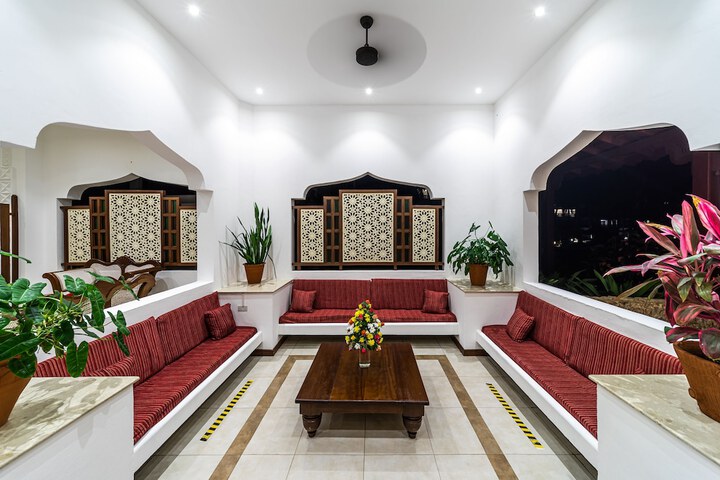Entrance & Lobby