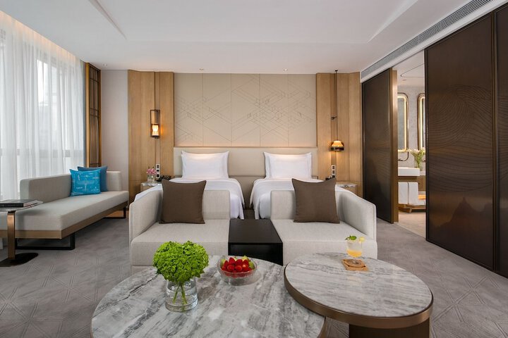 Room 15 of 114