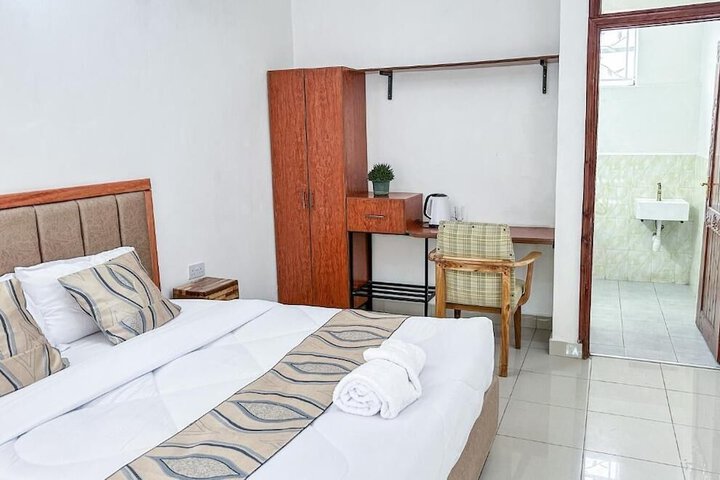 Room 6 of 27