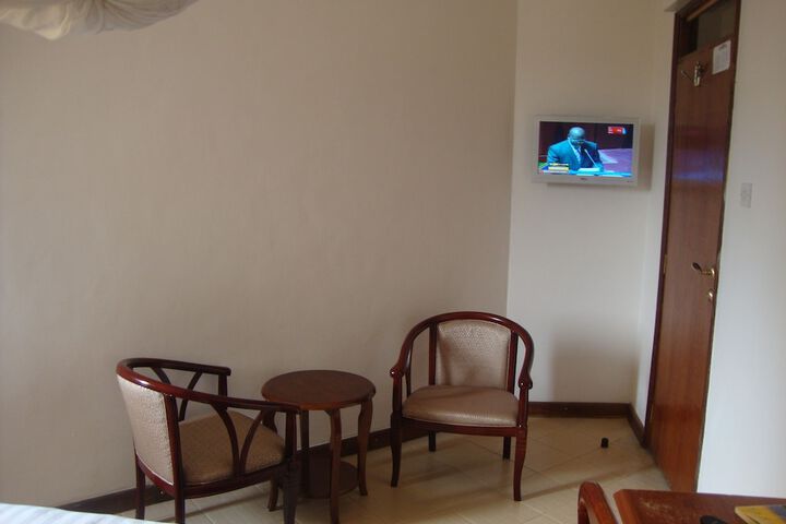Room 32 of 82