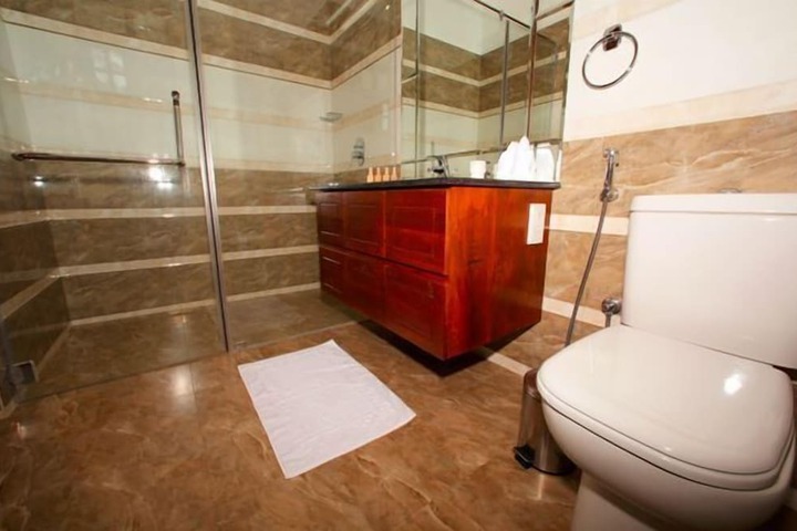Room 16 of 39
