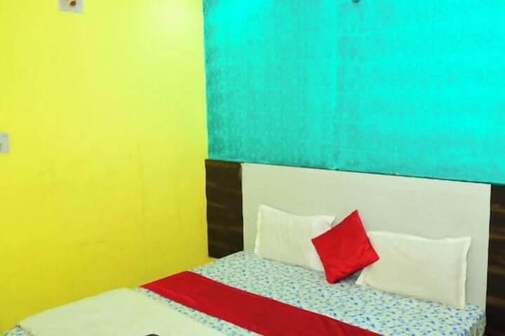 Room 6 of 20