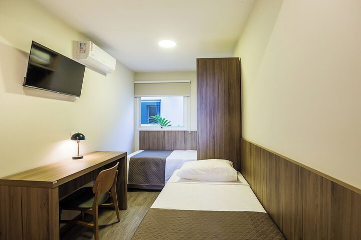 Room 18 of 34