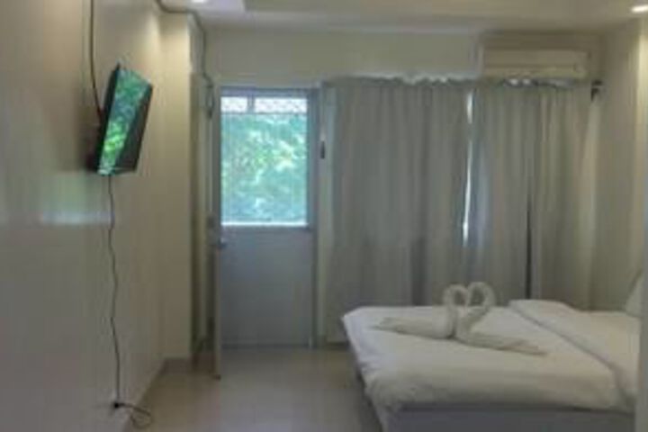 Room 8 of 31