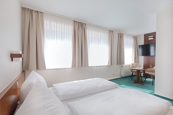 Room 7 of 36