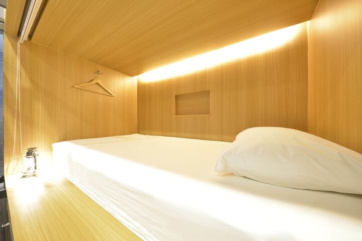 Room 6 of 96