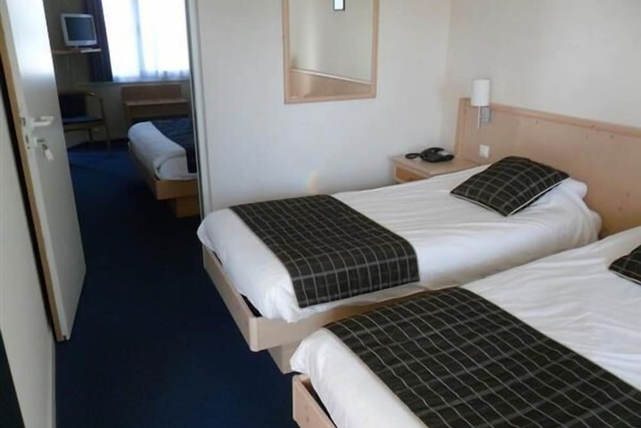 Room 7 of 38