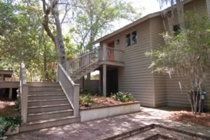 Exterior of Marsh Hawk Lane 180 by RedAwning
