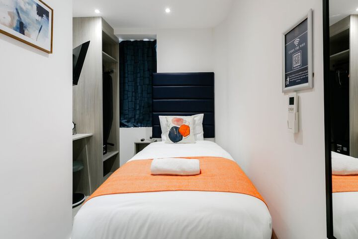 Room 45 of 106
