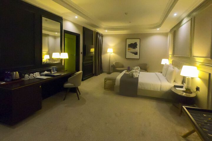 Room 29 of 60
