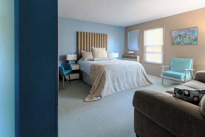 Room 120 of 258