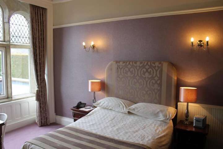 Room 3 of 25