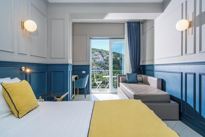 Room 49 of 211