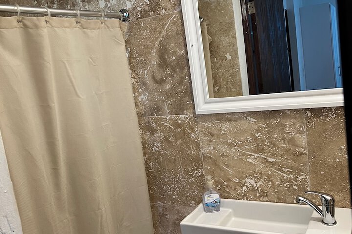 Room 32 of 41
