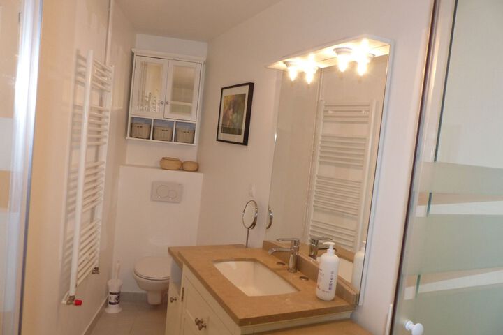 Room 7 of 30