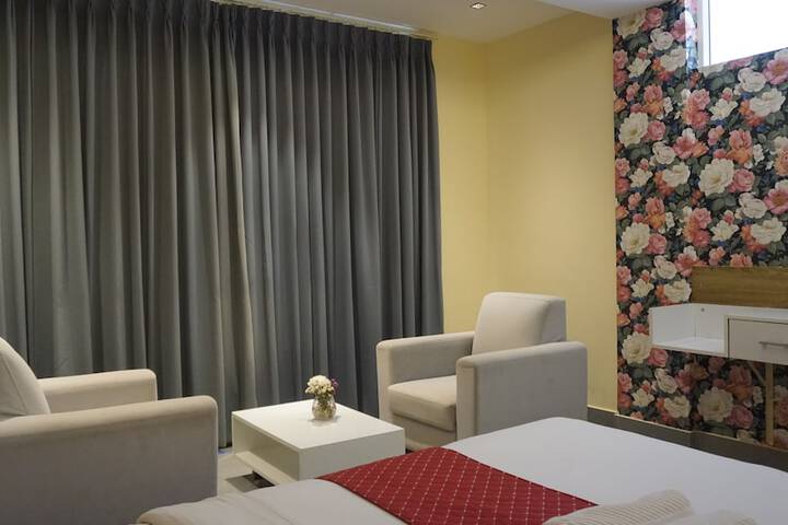 Room 23 of 128