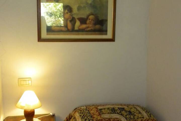 Room 7 of 48