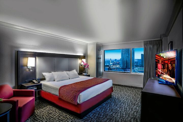 Room 8 of 178