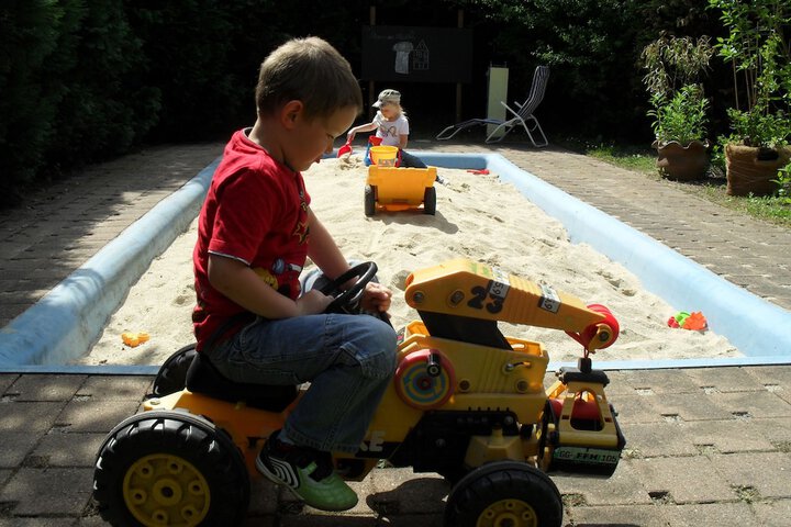 Children's play area - outdoor