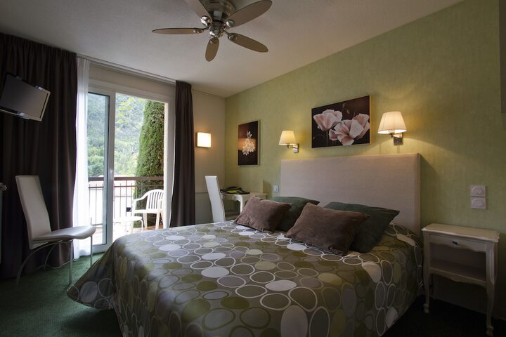 Room 5 of 70