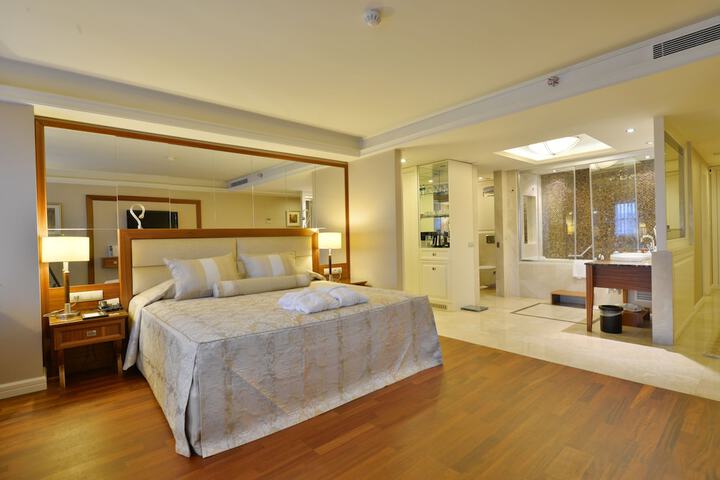 Room 9 of 57