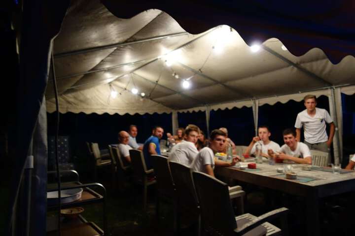 Dining 35 of 60