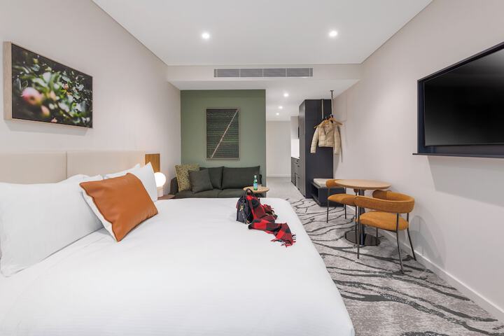 Room 27 of 97