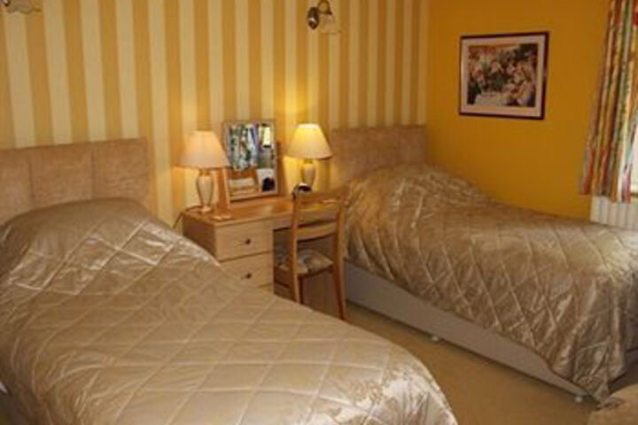 Room 6 of 10