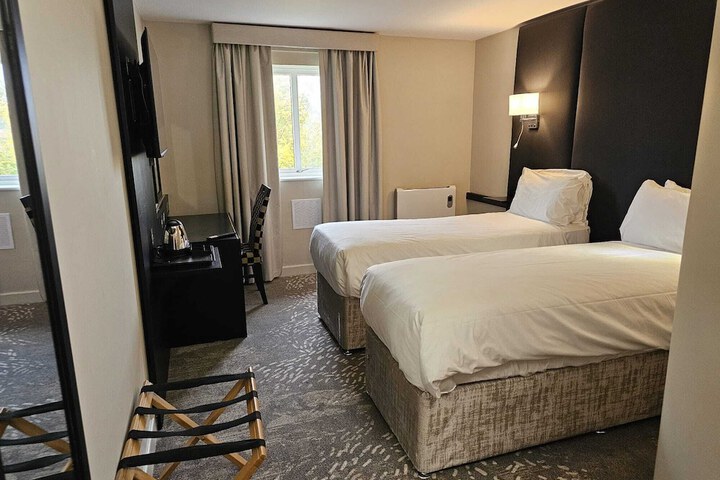 Room 12 of 52