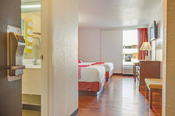Double Accessible King Size Bed (2 of 12)