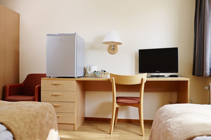 Room 4 of 33