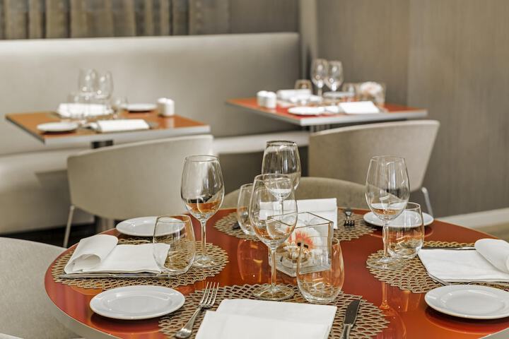 Dining 46 of 58