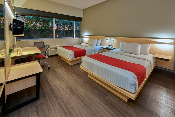 Room 9 of 47