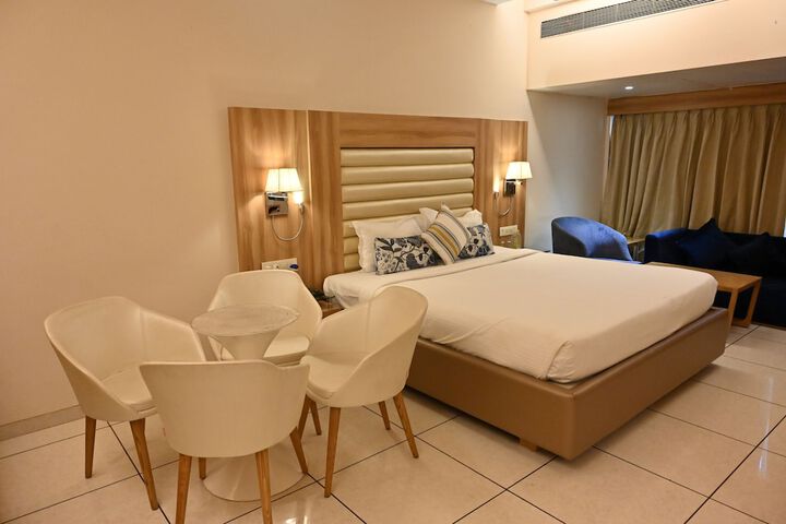 Room 8 of 15
