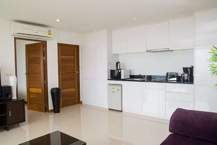 Room 8 of 76