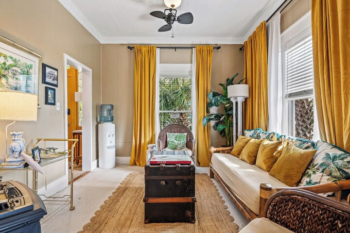 Room 16 of 27