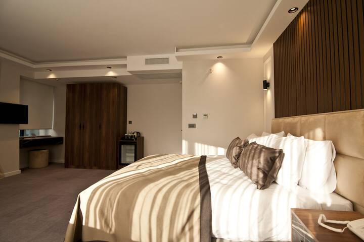 Room 15 of 76