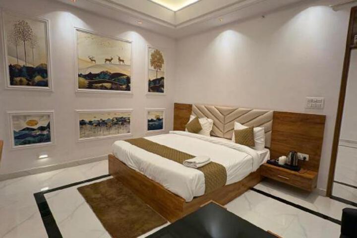 Hotel V Star