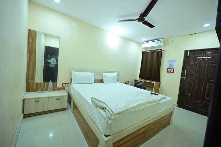 Room 30 of 63