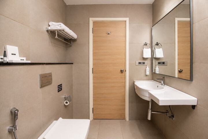 Room 53 of 75